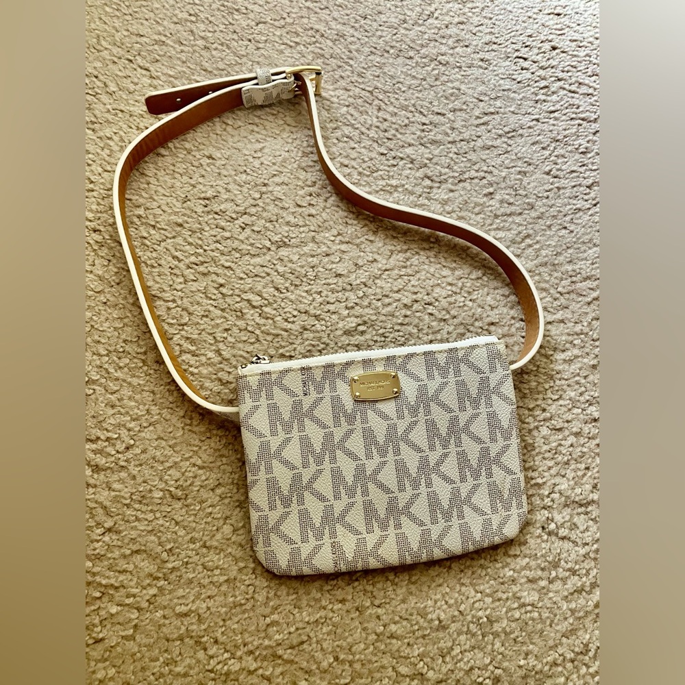 MICHAEL KORS waist bag 💫🤍